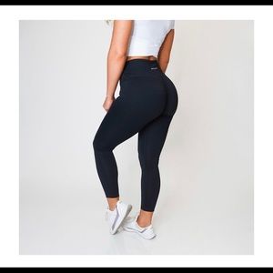 NVGTN Scrunch Leggings